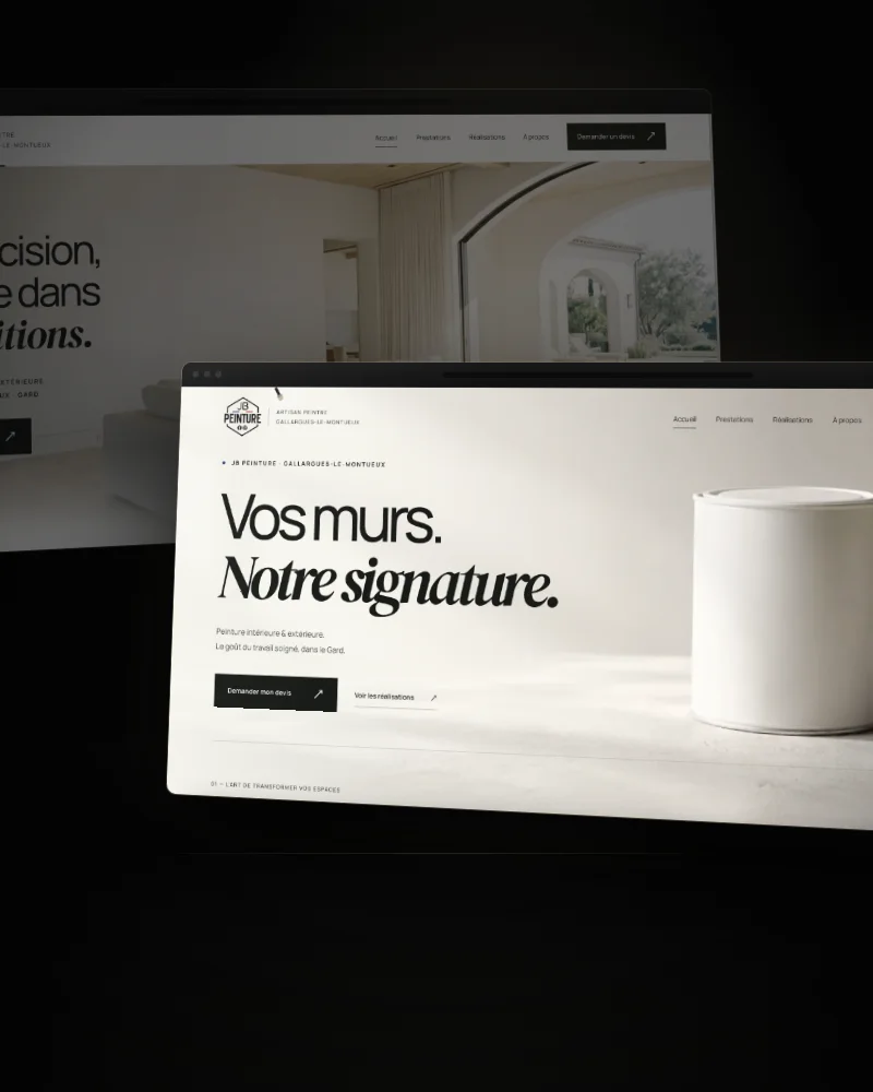 Le site JB Peinture, deux écrans dans la pénombre
